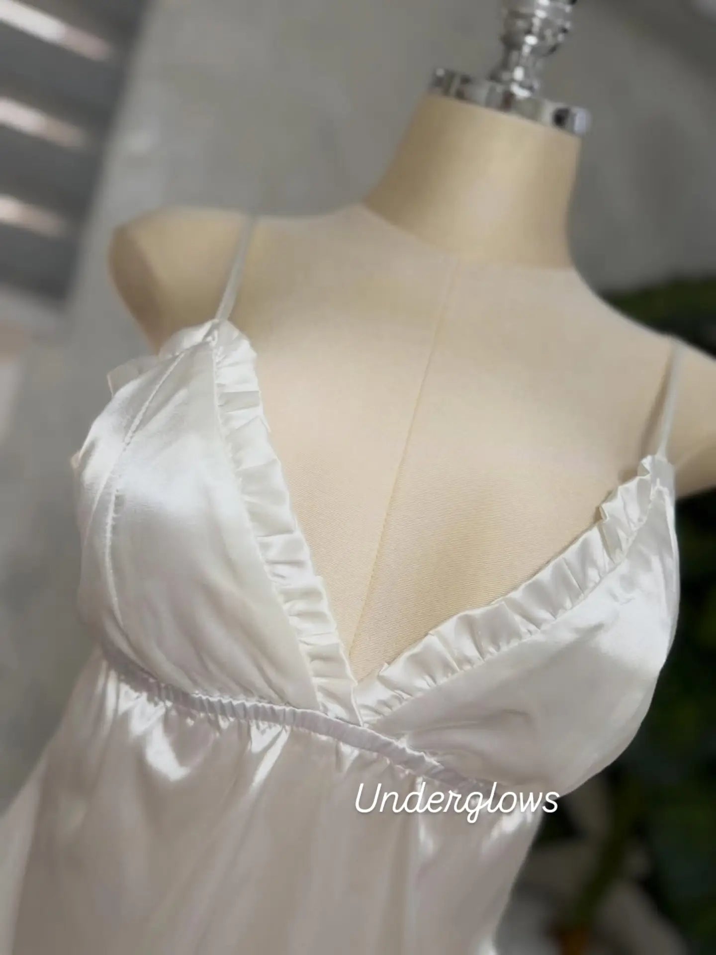 2-Piece Bridal Satin Sleepwear Set with Feather Sleeves
