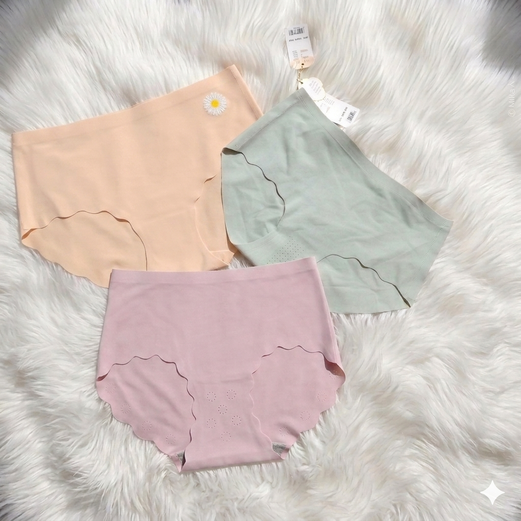 Seamless Super Soft periods Panties ( free size for medium to large)