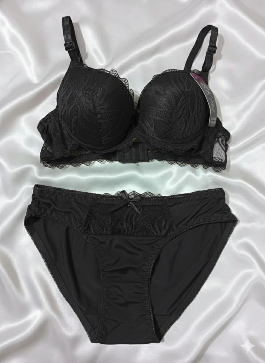 Malai fabric lace Wired  Padded Lingerie Set